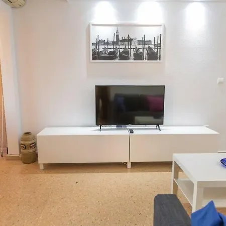 Apartament Nations With Pool